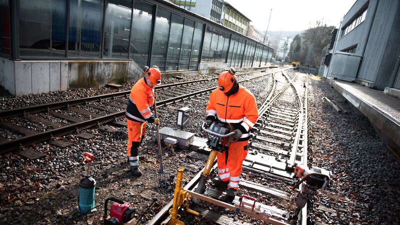 Constructeur de voies ferr&eacute;es CFC / Constructrice de voies ferr&eacute;es CFC